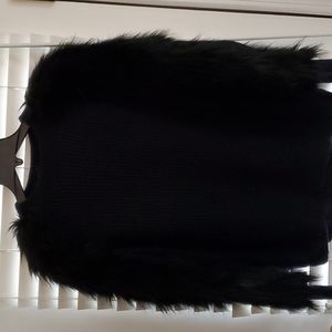 Sweater with faux fur